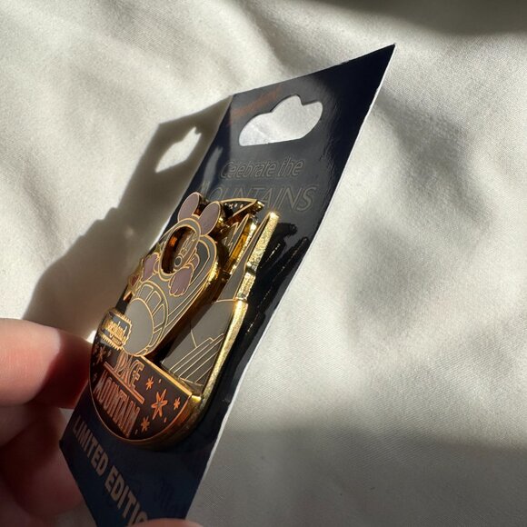 NWT Disneyland Celebrate the Mountains Space Mountain - Minnie Mouse Trading Pin - Picture 14 of 14